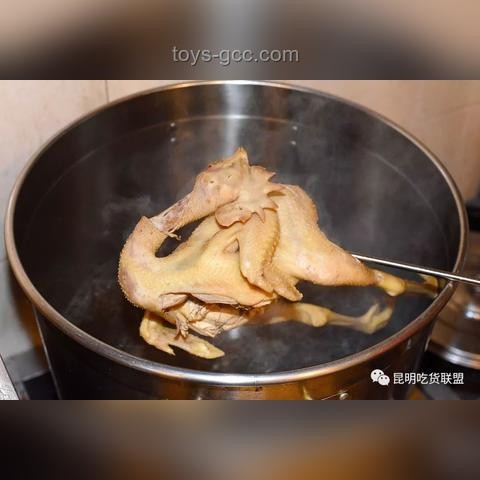 天生自带鲜味食材对比分析：海味、菌菇、肉类与蔬菜